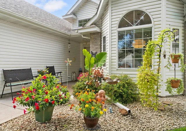 Photo 4 of Single family home for sale at 2333 Cleveland Ln S, Cambridge, MN 55008 | MLS# 7145993 | Listing updated on 2026-09-20