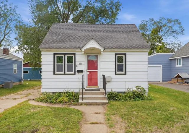 Single family home for sale at 831 20th Avenue N, Saint Cloud, MN 56303 | MLS# 7146004