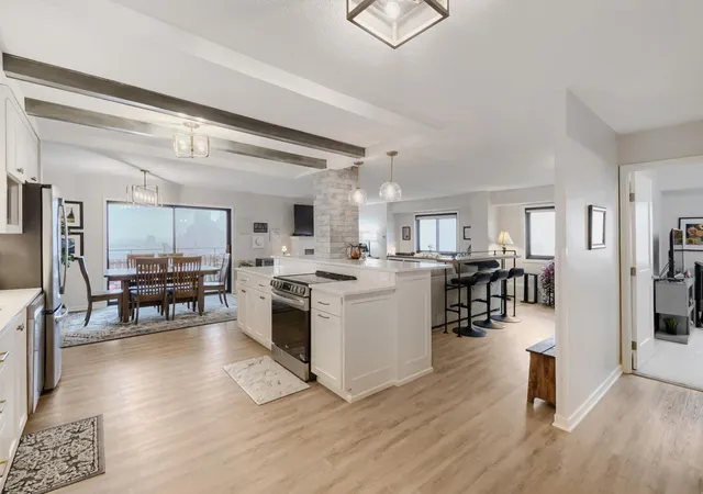 Photo 3 of Condo for sale at 400 Groveland Ave #2313, Minneapolis, MN 55403 | MLS# 7146008 | Listing updated on 2026-09-25