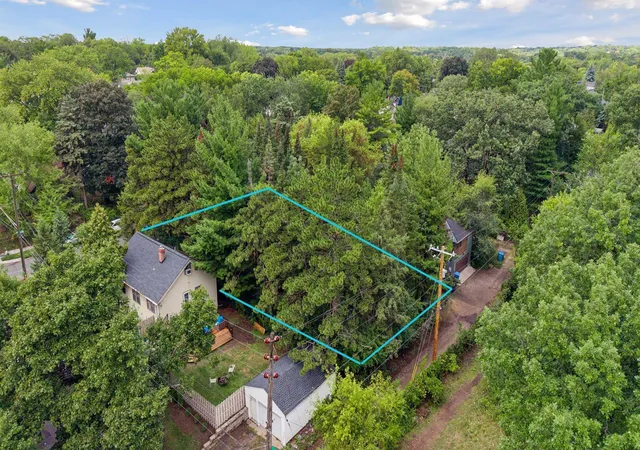 Photo 3 of Single family home for sale at 224 Vincent Ave N, Minneapolis, MN 55405 | MLS# 7146009 | Listing updated on 2026-10-08