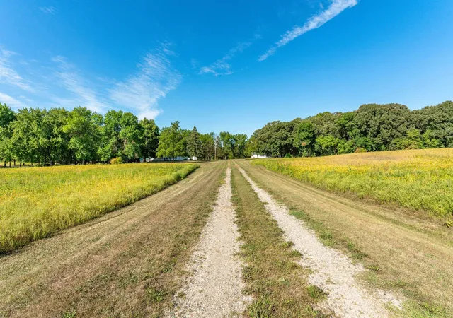 Photo 3 of Single family home for sale at 13890 County Rd 1 NW, Evansville, MN 56326 | MLS# 7146022 | Listing updated on 2026-09-29