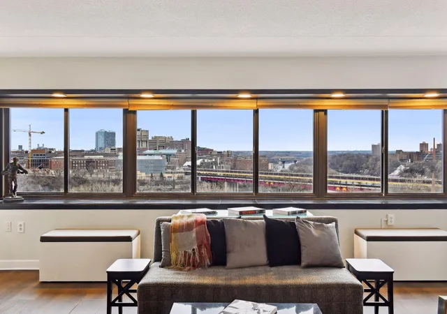 Listing Photo 3 - Condo for sale in building located at 1920 S 1St St, Minneapolis, MN 55454 - Unit #906