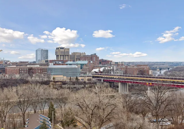 Listing Photo 4 - Condo for sale in building located at 1920 S 1St St, Minneapolis, MN 55454 - Unit #906