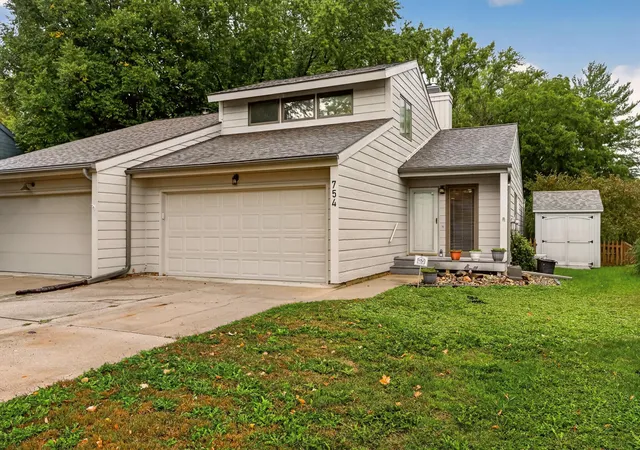 Photo 1 of Townhouse for sale at 754 Neville Ct Se, Rochester, MN 55904 | MLS# 7146038 | Listing updated on 2026-09-19