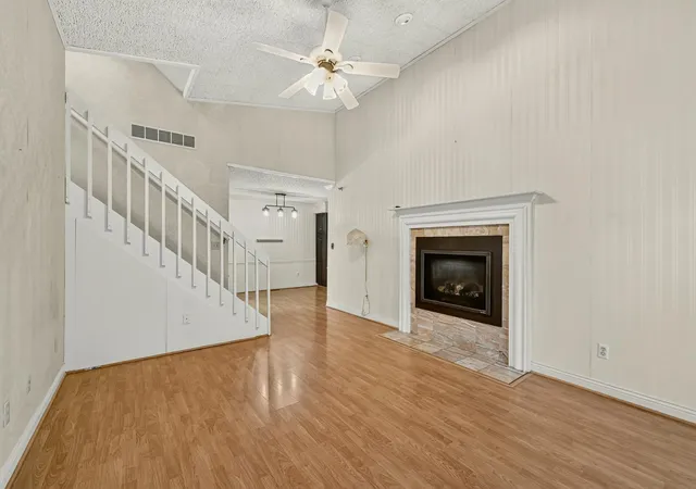 Photo 3 of Townhouse for sale at 754 Neville Ct SE, Rochester, MN 55904 | MLS# 7146038 | Listing updated on 2026-09-19