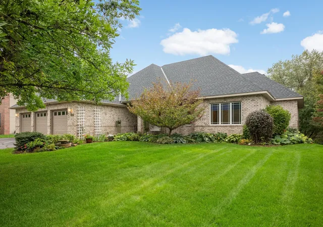 Single family home for sale at 1443 Riverbluff Dr, Hastings, MN 55033 | MLS# 7146048