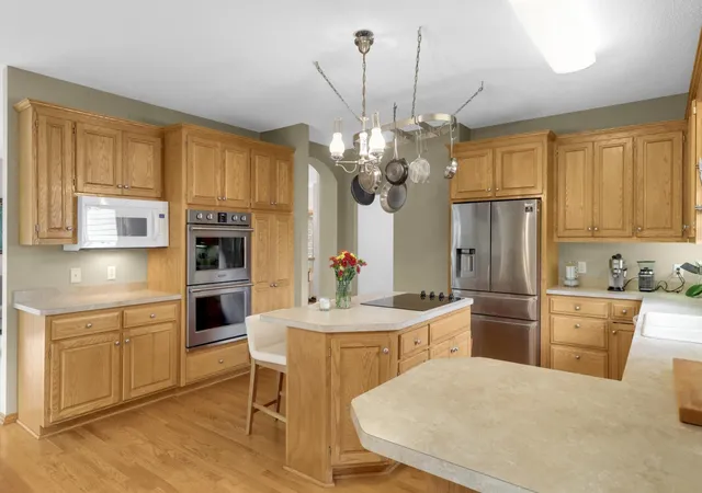 Photo 4 of Single family home for sale at 1443 Riverbluff Dr, Hastings, MN 55033 | MLS# 7146048 | Listing updated on 2026-10-03