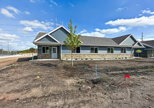 Photo 1 of Single family home for sale at 1501 Nokomis St, Alexandria, MN 56308 | MLS# 7146058 | Listing updated on 2026-10-07