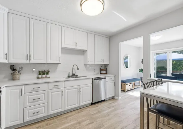 Photo 4 of Single family home for sale at 18385 Creeks Bnd Dr, Minnetonka, MN 55345 | MLS# 7146060 | Listing updated on 2026-10-07