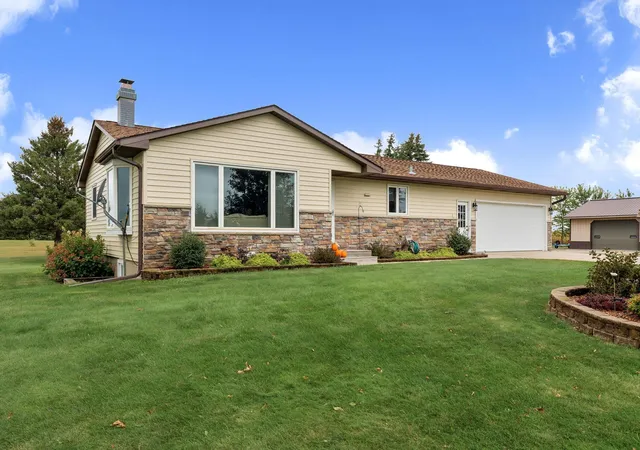 Photo 3 of Single family home for sale at 4604 SE 64th Avenue, Claremont, MN 55924 | MLS# 7146061 | Listing updated on 2026-09-19