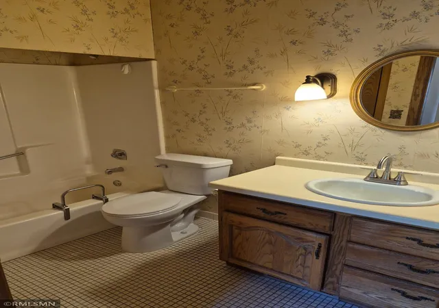 Photo 4 of Townhouse for sale at 2112 Milwaukee Ave, Minneapolis, MN 55404 | MLS# 7146070 | Listing updated on 2026-09-22