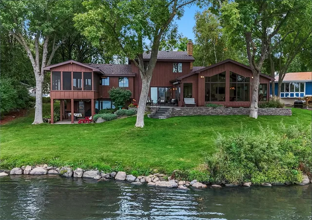 Photo 1 of Single family home for sale at 2162 Lakebrook Dr, Saint Paul, MN 55112 | MLS# 7146074 | Listing updated on 2026-10-01