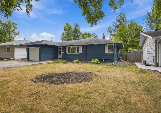 Photo 2 of Single family home for sale at 222 26th Avenue N, Fargo, ND 58102 | MLS# 7146090 | Listing updated on 2026-09-29