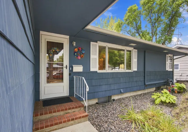Photo 3 of Single family home for sale at 222 26th Avenue N, Fargo, ND 58102 | MLS# 7146090 | Listing updated on 2026-09-29