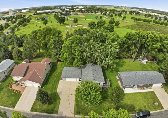 Photo 3 of Single family home for sale at 1412 18th Street Sw, Willmar, MN 56201 | MLS# 7146099 | Listing updated on 2026-09-22