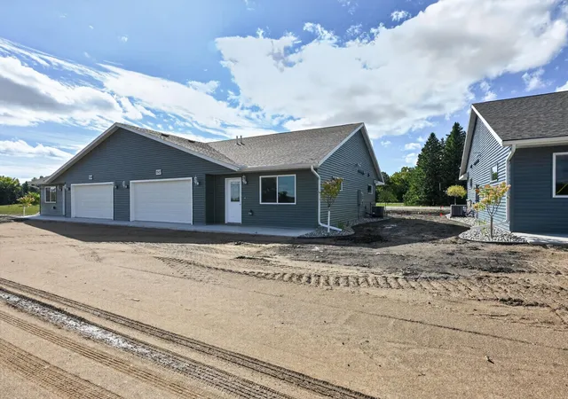 Photo 1 of Single family home for sale at 1507 Nokomis St, Alexandria, MN 56308 | MLS# 7146114 | Listing updated on 2026-09-22