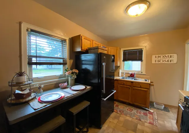 Photo 3 of Single family home for sale at 1408 Dunham St, Albert Lea, MN 56007 | MLS# 7146116 | Listing updated on 2026-10-06