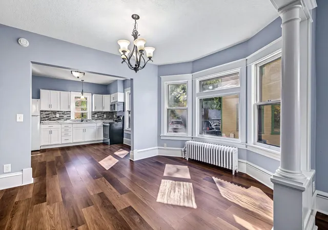 Listing Photo 2 - Condo for sale in building located at 670 Conway St, Saint Paul, MN 55106