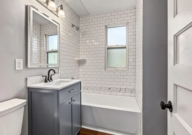 Listing Photo 4 - Condo for sale in building located at 670 Conway St, Saint Paul, MN 55106
