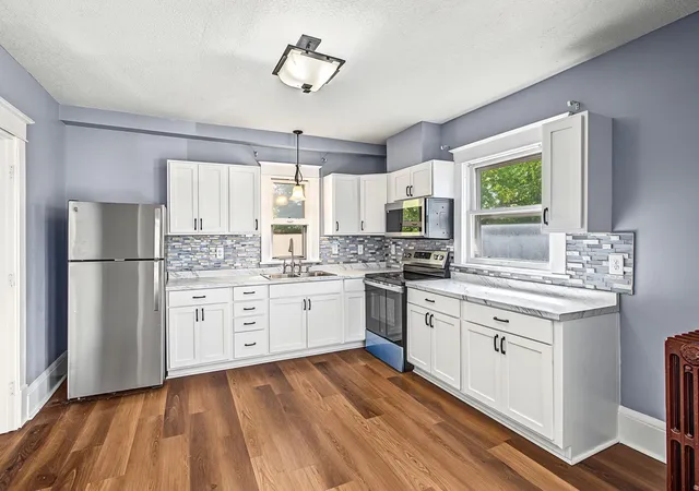 Listing Photo 5 - Condo for sale in building located at 670 Conway St, Saint Paul, MN 55106