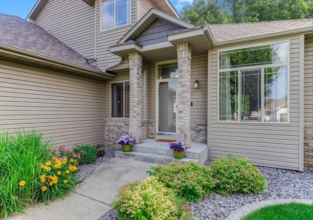 Photo 1 of Single family home for sale at 9918 Kiwi Ave N, Minneapolis, MN 55443 | MLS# 7146127 | Listing updated on 2026-09-18