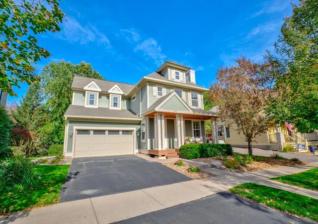 Single family home for sale at 276 Country Rd, Stillwater, MN 55082 | MLS# 7146137