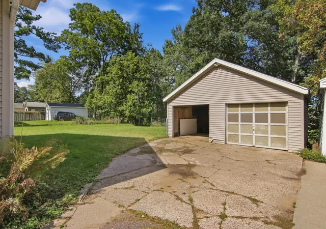 Photo 1 of Single family home for sale at 515 12th Avenue W, Menomonie, WI 54751 | MLS# 7146144 | Listing updated on 2026-09-21