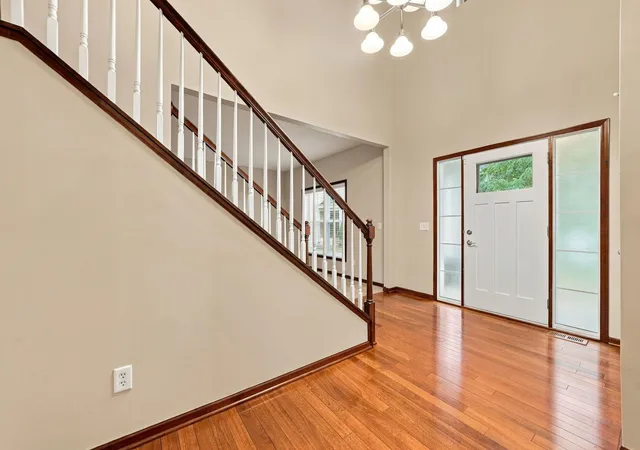 Photo 2 of Single family home for sale at 2109 Rockridge Cir, Shakopee, MN 55379 | MLS# 7146153 | Listing updated on 2026-09-18