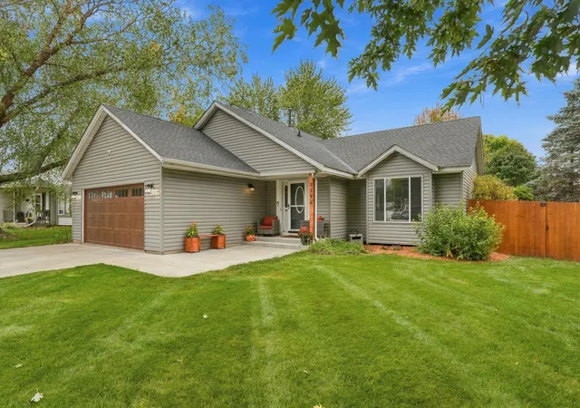 Photo 2 of Single family home for sale at 7192 Jenner Alcove S, Cottage Grove, MN 55016 | MLS# 7146160 | Listing updated on 2026-10-08