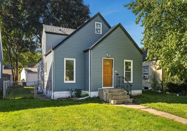 Photo 2 of Single family home for sale at 1828 Arlington Ave E, Saint Paul, MN 55119 | MLS# 7146169 | Listing updated on 2026-10-05