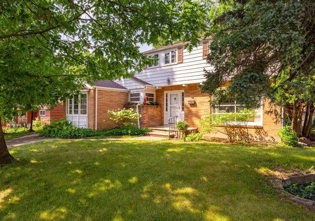 Single family home for sale at 11 S 4th Street W, Aurora, MN 55705 | MLS# 7146218
