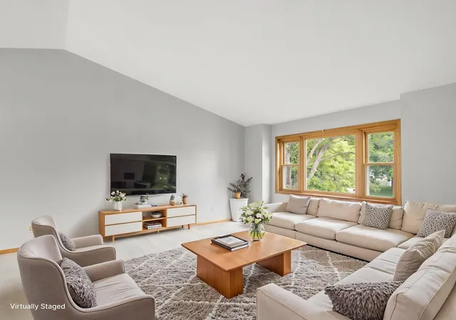 Photo 4 of Single family home for sale at 14806 Hallmark Dr, Saint Paul, MN 55124 | MLS# 7146220 | Listing updated on 2026-09-18