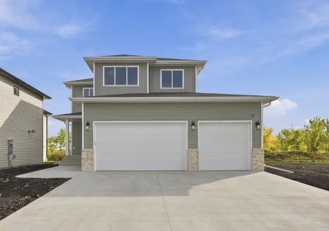 Photo 1 of Single family home for sale at 979 61st Avenue W, West Fargo, ND 58078 | MLS# 7146221 | Listing updated on 2026-09-29