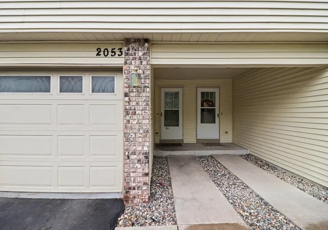 Photo 2 of Single family home for sale at 2053 Edgerton St, Saint Paul, MN 55117 | MLS# 7146235 | Listing updated on 2026-10-08