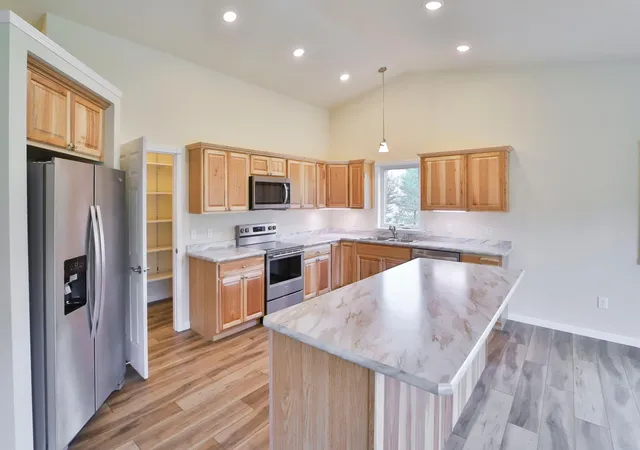 Photo 3 of Sale Pending at 11946 Joneswood Cir, Baxter, MN 56425 | MLS# 7146236 | Listing updated on 2026-10-06