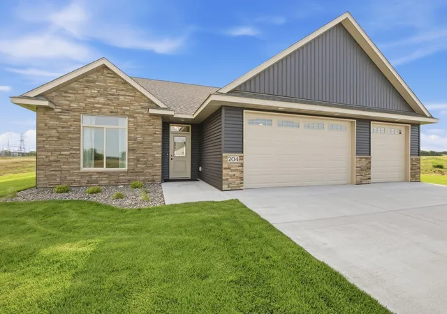 Single family home for sale at 204 57th Avenue SE, Saint Cloud, MN 56304 | MLS# 7146237