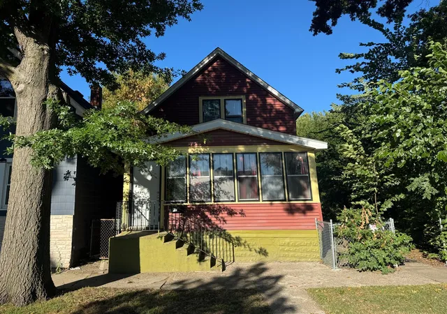 Single family home for sale at 849 Woodbridge St, Saint Paul, MN 55117 | MLS# 7146240