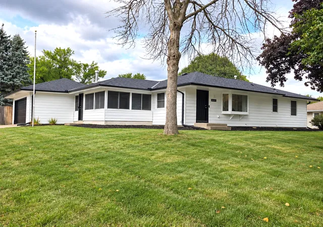 Photo 1 of Single family home for sale at 8542 Greystone Ave S, Cottage Grove, MN 55016 | MLS# 7146242 | Listing updated on 2026-10-07