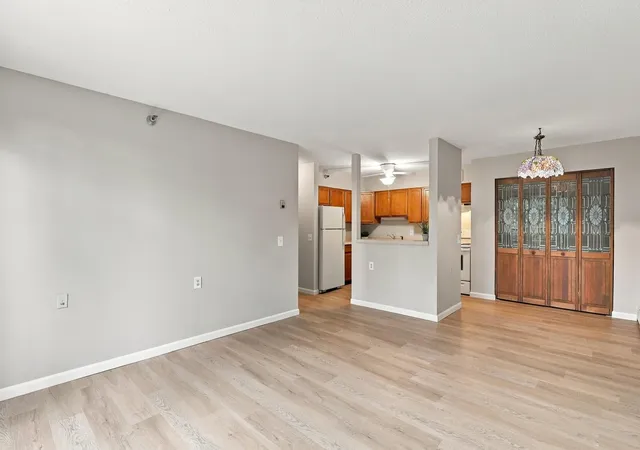 Listing Photo 5 - Condo for sale in building located at 7600 Golden Vly Rd, Golden Valley, MN 55427 - Unit #316