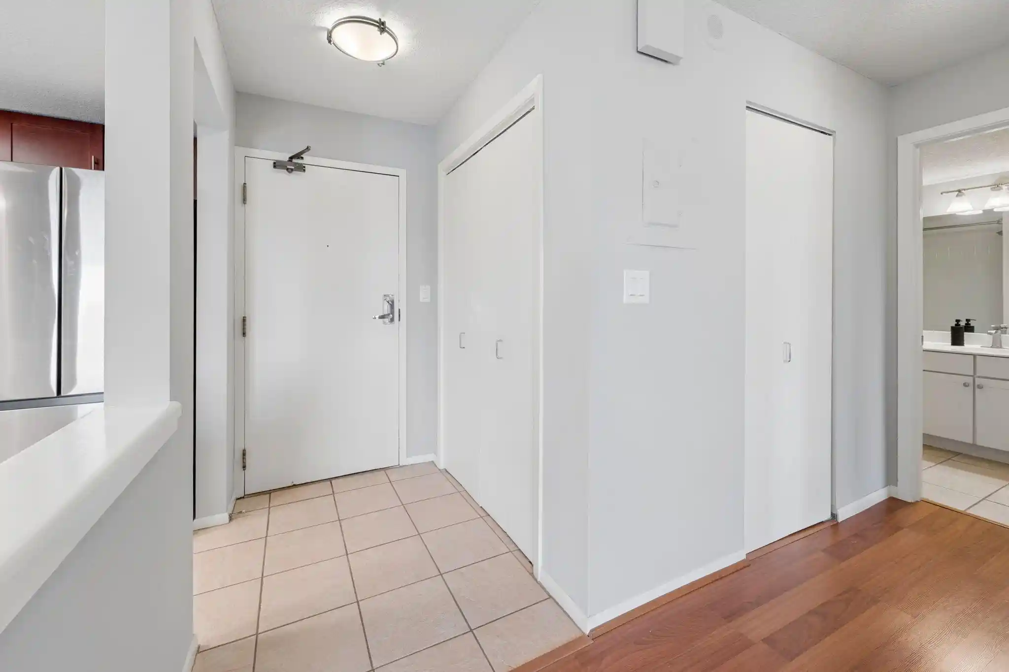 Listing Photo 2 - Condo for sale in 110 1St Ave Ne located at 110 1St Ave Ne, Minneapolis, MN 55413 - Unit #F704