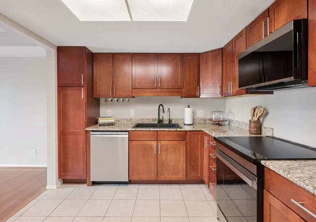 Listing Photo 4 - Condo for sale in building located at 110 1St Ave Ne, Minneapolis, MN 55413 - Unit #F704