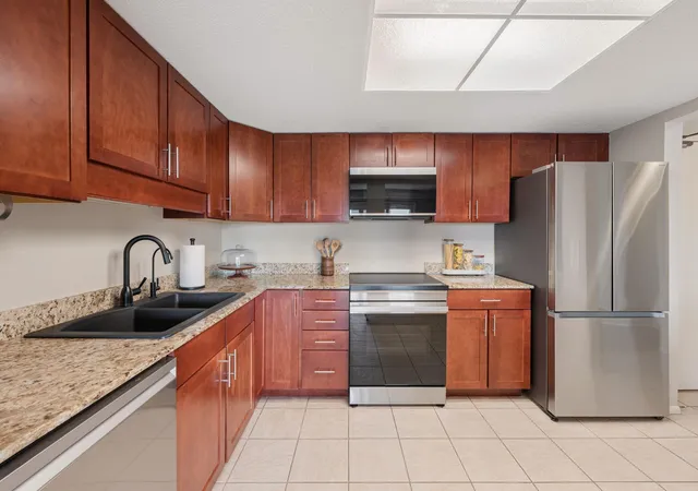 Listing Photo 5 - Condo for sale in building located at 110 1St Ave Ne, Minneapolis, MN 55413 - Unit #F704