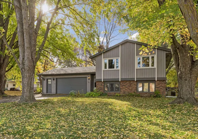 Photo 1 of Single family home for sale at 16551 Franklin Trl Se, Prior Lake, MN 55372 | MLS# 7146257 | Listing updated on 2026-10-15