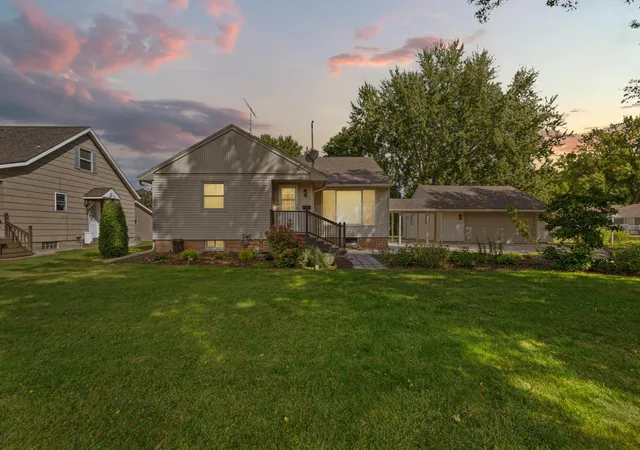 Photo 3 of Single family home for sale at 805 9th Avenue Ne, Waseca, MN 56093 | MLS# 7146266 | Listing updated on 2026-09-19