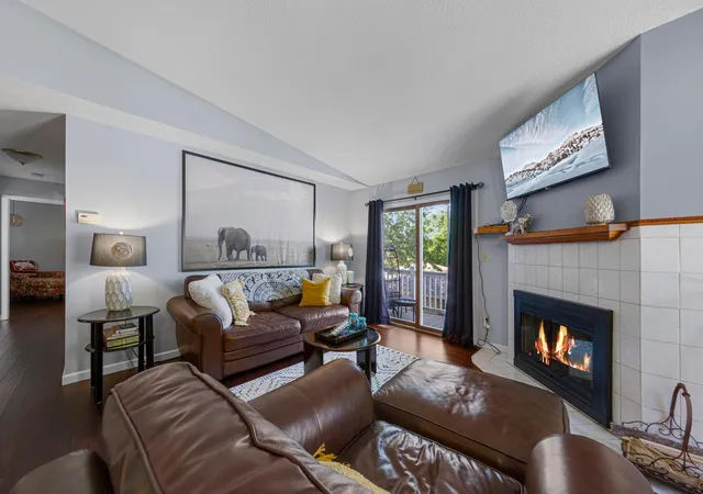 Listing Photo 5 - Condo for sale in building located at 1042 E Travelers Trl, Burnsville, MN 55337