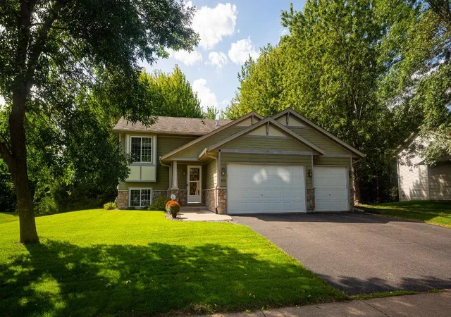 Single family home for sale at 895 Marigold Dr, Cambridge, MN 55008 | MLS# 7146295
