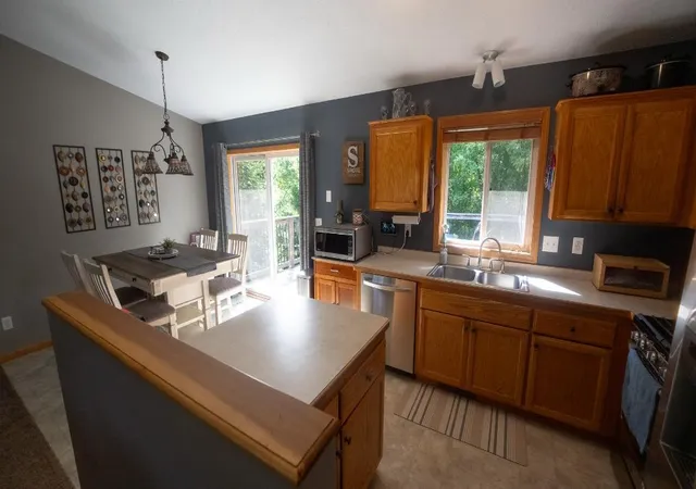 Photo 3 of Single family home for sale at 895 Marigold Dr, Cambridge, MN 55008 | MLS# 7146295 | Listing updated on 2026-09-23