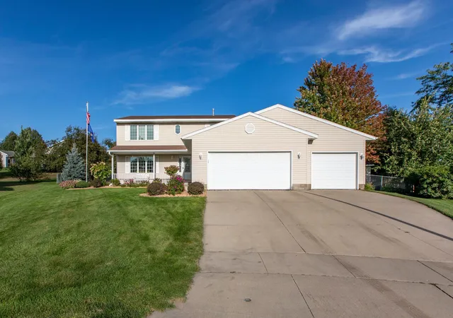 Photo 1 of Single family home for sale at 4422 Surrey Ln Nw, Rochester, MN 55901 | MLS# 7146296 | Listing updated on 2026-09-19