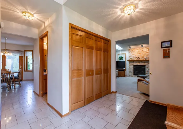 Photo 3 of Single family home for sale at 4422 Surrey Ln NW, Rochester, MN 55901 | MLS# 7146296 | Listing updated on 2026-09-19