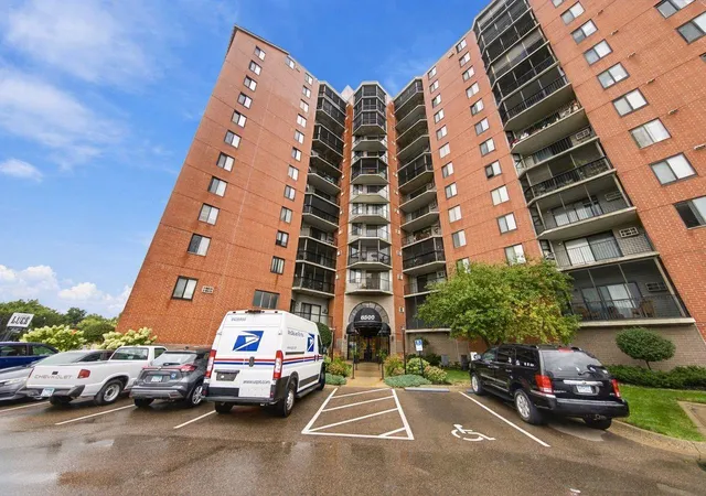 Photo 2 of Condo for sale at 6500 Woodlake Dr #210, Minneapolis, MN 55423 | MLS# 7146315 | Listing updated on 2026-09-18